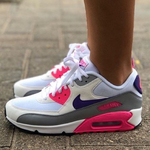 Nike Shoes - NWT Nike Air Max 90